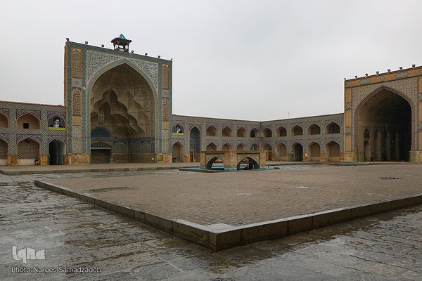 نصف جهان بارانی