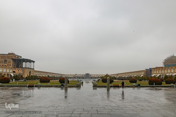 نصف جهان بارانی