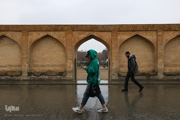 نصف جهان بارانی