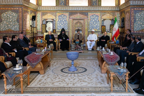 دیدار استاندار اصفهان با پیشوایان مذهبی ادیان توحیدی