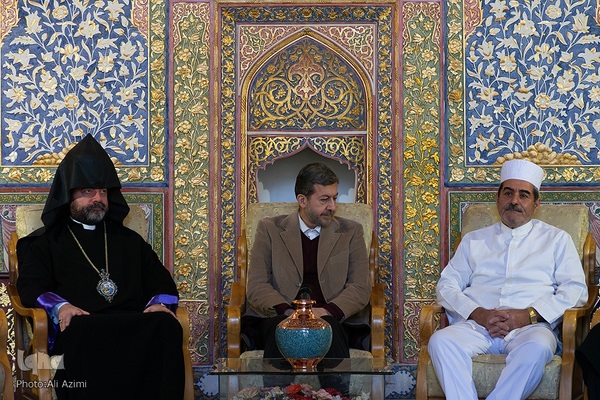 دیدار استاندار اصفهان با پیشوایان مذهبی ادیان توحیدی