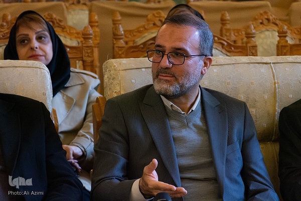 دیدار استاندار اصفهان با پیشوایان مذهبی ادیان توحیدی