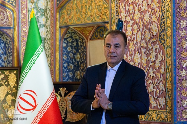 دیدار استاندار اصفهان با پیشوایان مذهبی ادیان توحیدی