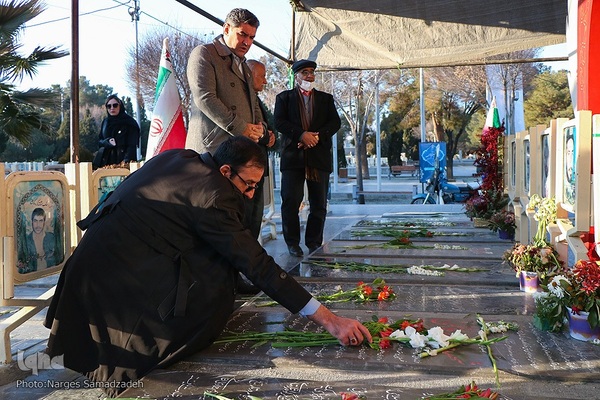 تجدید میثاق جهادگران جهاددانشگاهی اصفهان با شهدا