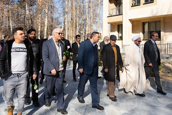 افتتاحیه معنوی پانزدهمین جشنواره فیلم فجر در اصفهان