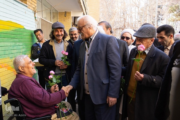افتتاحیه معنوی پانزدهمین جشنواره فیلم فجر در اصفهان