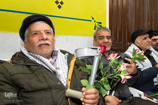 افتتاحیه معنوی پانزدهمین جشنواره فیلم فجر در اصفهان