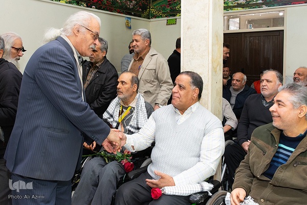 افتتاحیه معنوی پانزدهمین جشنواره فیلم فجر در اصفهان