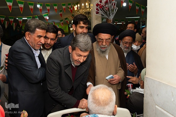 افتتاحیه معنوی پانزدهمین جشنواره فیلم فجر در اصفهان