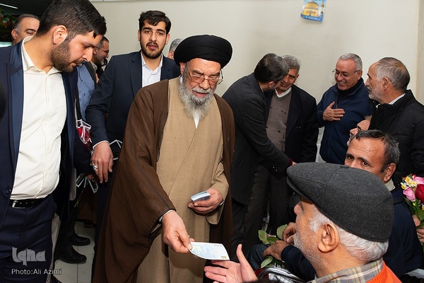 افتتاحیه معنوی پانزدهمین جشنواره فیلم فجر در اصفهان