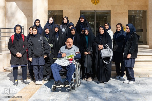 افتتاحیه معنوی پانزدهمین جشنواره فیلم فجر در اصفهان