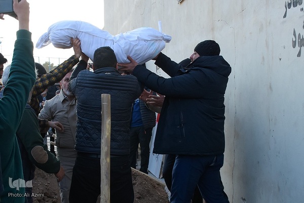 گلباران مزار مطهر شهدای اصفهان