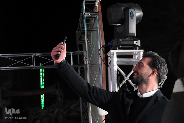 نورافشانی آسمان اصفهان در شب ۲۲ بهمن