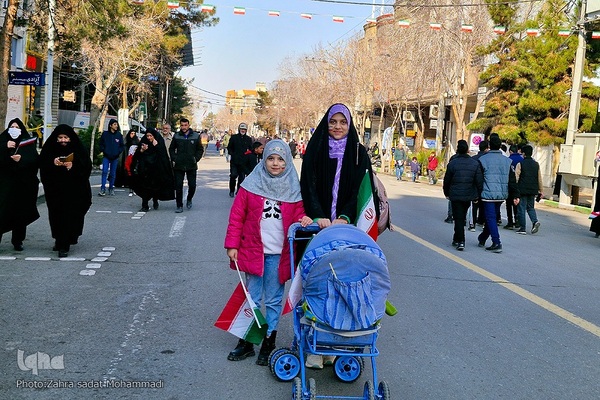 تجلی حضور کاشانی‌ها در راهپیمایی ۲۲ بهمن
