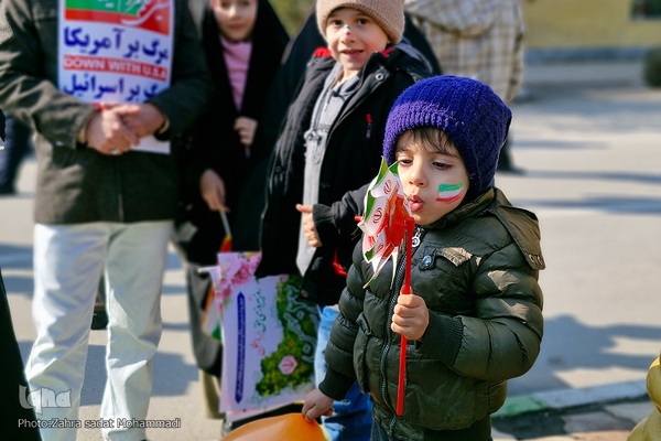 تجلی حضور کاشانی‌ها در راهپیمایی ۲۲ بهمن