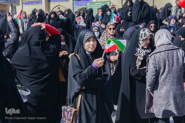 حضور پرشور مردم نایین در راهپیمایی ۲۲ بهمن