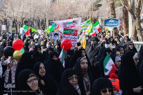 حضور پرشور مردم نایین در راهپیمایی ۲۲ بهمن