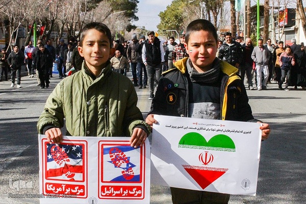 حضور پرشور مردم نایین در راهپیمایی ۲۲ بهمن