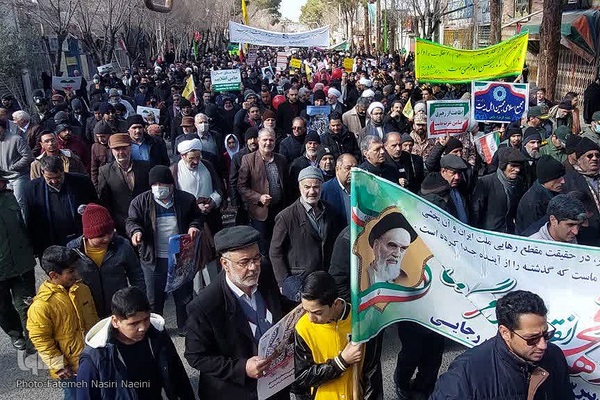 حضور پرشور مردم نایین در راهپیمایی ۲۲ بهمن