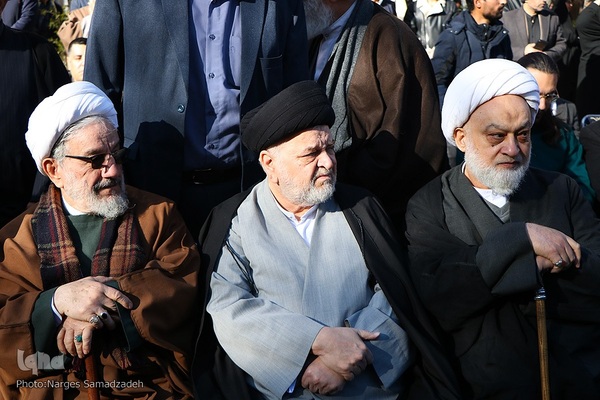 آیین تشییع پیکر آیت‌الله مستجابی در اصفهان