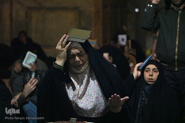 احیای شب نوزدهم ماه رمضان در مسجد جامع اصفهان