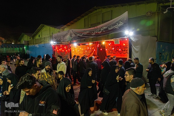 احیای شب بیست و یکم ماه رمضان درگلستان شهدای اصفهان