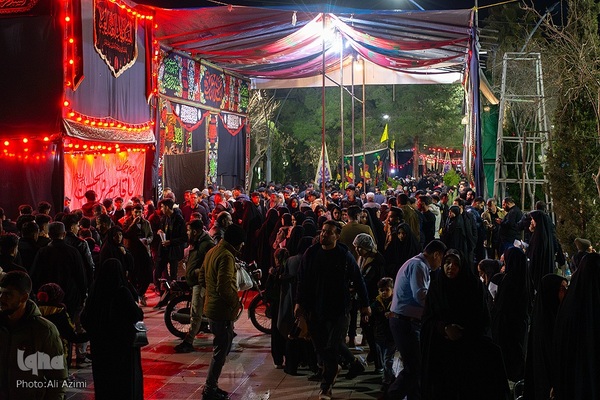 احیای شب بیست و یکم ماه رمضان درگلستان شهدای اصفهان