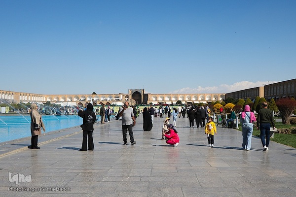 نقش جهان میزبان مسافران نوروزی نصف جهان