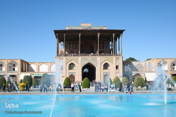 نقش جهان میزبان مسافران نوروزی نصف جهان