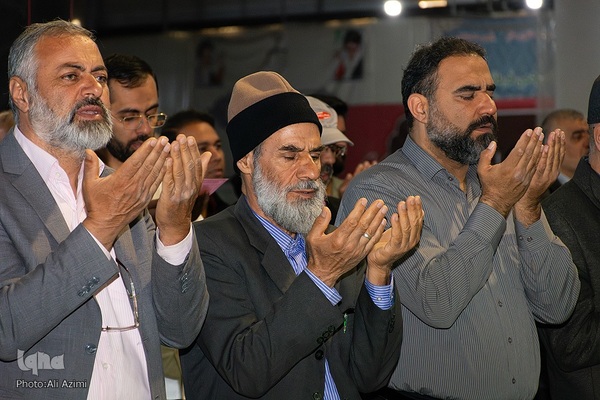 اقامه نماز عید فطر در مصلای اصفهان