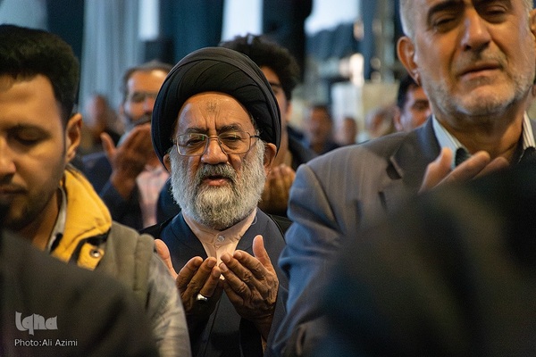 اقامه نماز عید فطر در مصلای اصفهان