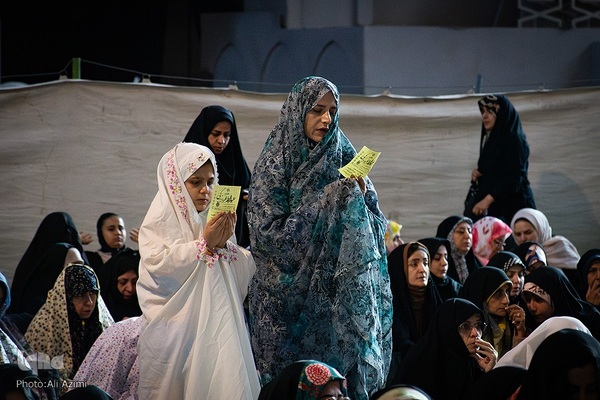 اقامه نماز عید فطر در مصلای اصفهان