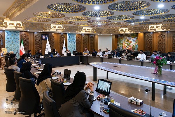 آیین رونمایی از کتاب «برندسازی کشور؛ مفاهیم، مشکلات و راهکارها» در اصفهان