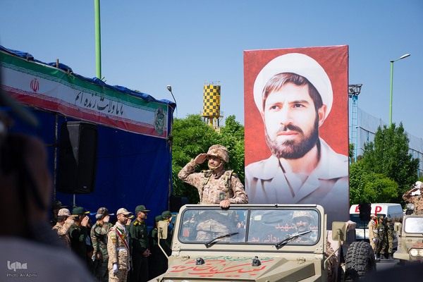 مراسم رژه روز ارتش در اصفهان