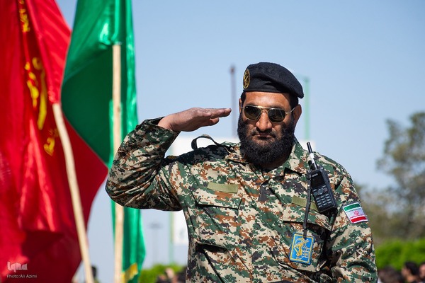 مراسم رژه روز ارتش در اصفهان