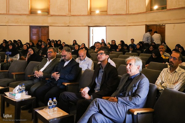 افتتاحیه دومین دوره همایش ملی دوسالانه خوشنویسی در اصفهان