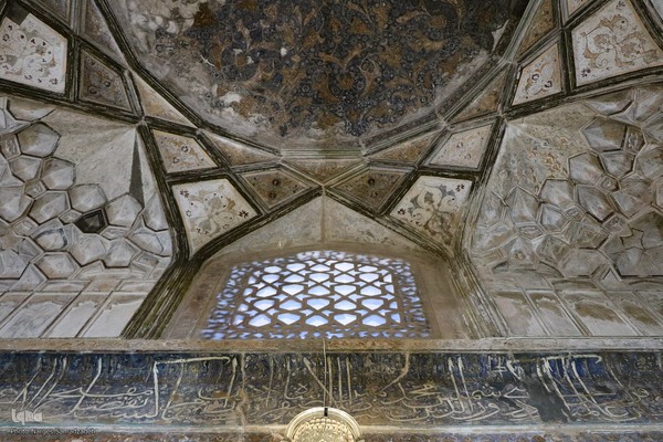 گذری بر امامزاده درب امام اصفهان