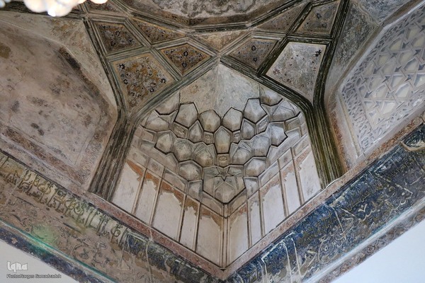 گذری بر امامزاده درب امام اصفهان