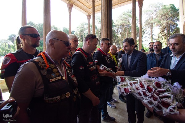 آیین استقبال از موتورسواران لهستانی در اصفهان