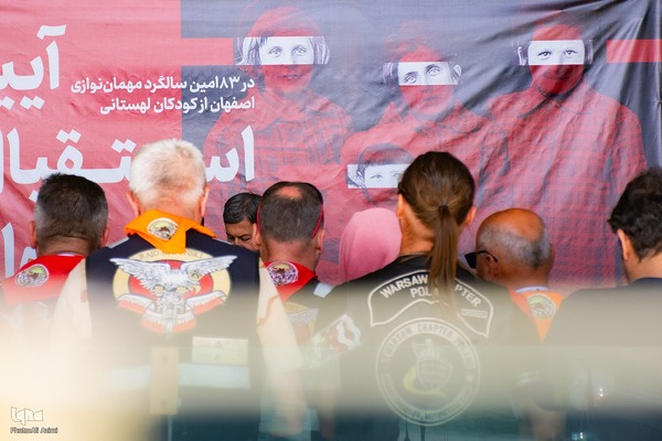 آیین استقبال از موتورسواران لهستانی در اصفهان