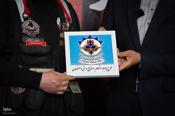 آیین استقبال از موتورسواران لهستانی در اصفهان