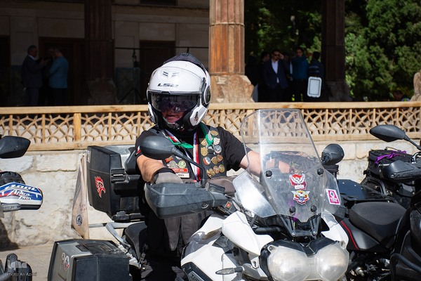 آیین استقبال از موتورسواران لهستانی در اصفهان