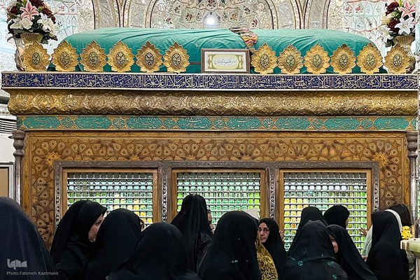 جشن میلاد امام رضا(ع) در آستان امامزاده شاهرضا(ع)