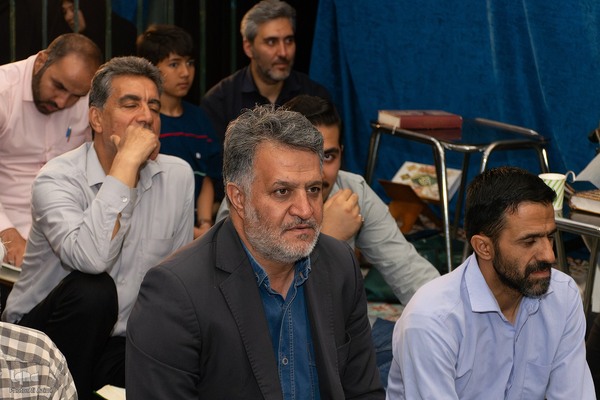 محفل انس با قرآن به یاد شهدای خدمت در اصفهان