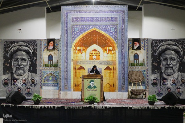 اجتماع بانوان اصفهانی به یاد شهدای خدمت