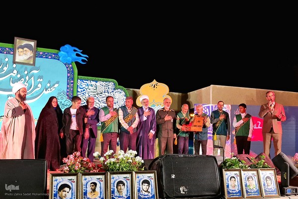 محفل قرآنی «ضیافت نور» در قمصر کاشان