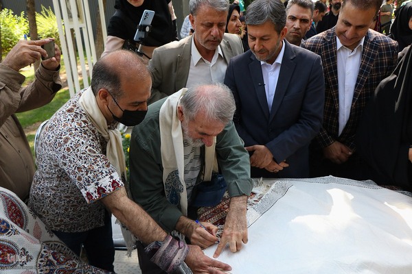 آیین بهره‌برداری از «گذر صنایع دستی» در اصفهان