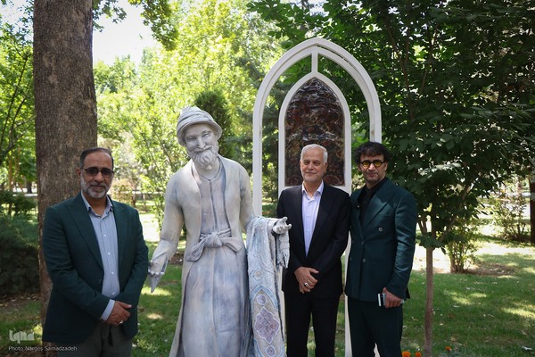 آیین بهره‌برداری از «گذر صنایع دستی» در اصفهان