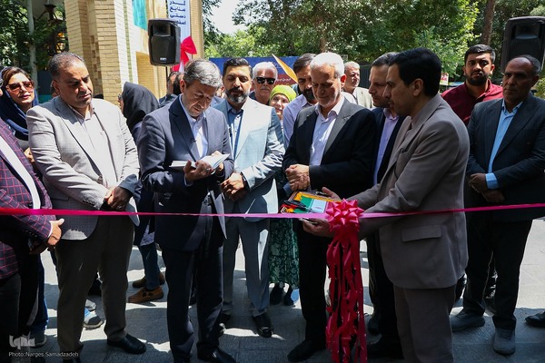 آیین بهره‌برداری از «گذر صنایع دستی» در اصفهان