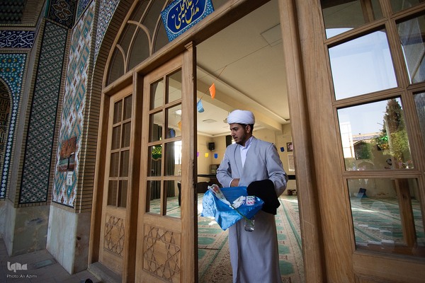 مراسم عمامه‌گذاری طلاب حوزه علمیه اصفهان